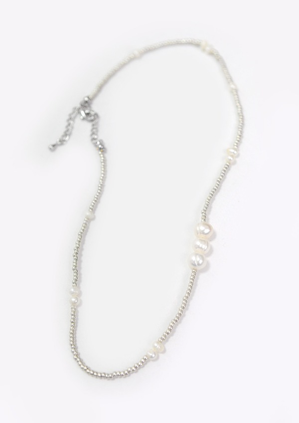 minor pearl necklace